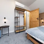 펜션 Bursztyn *
